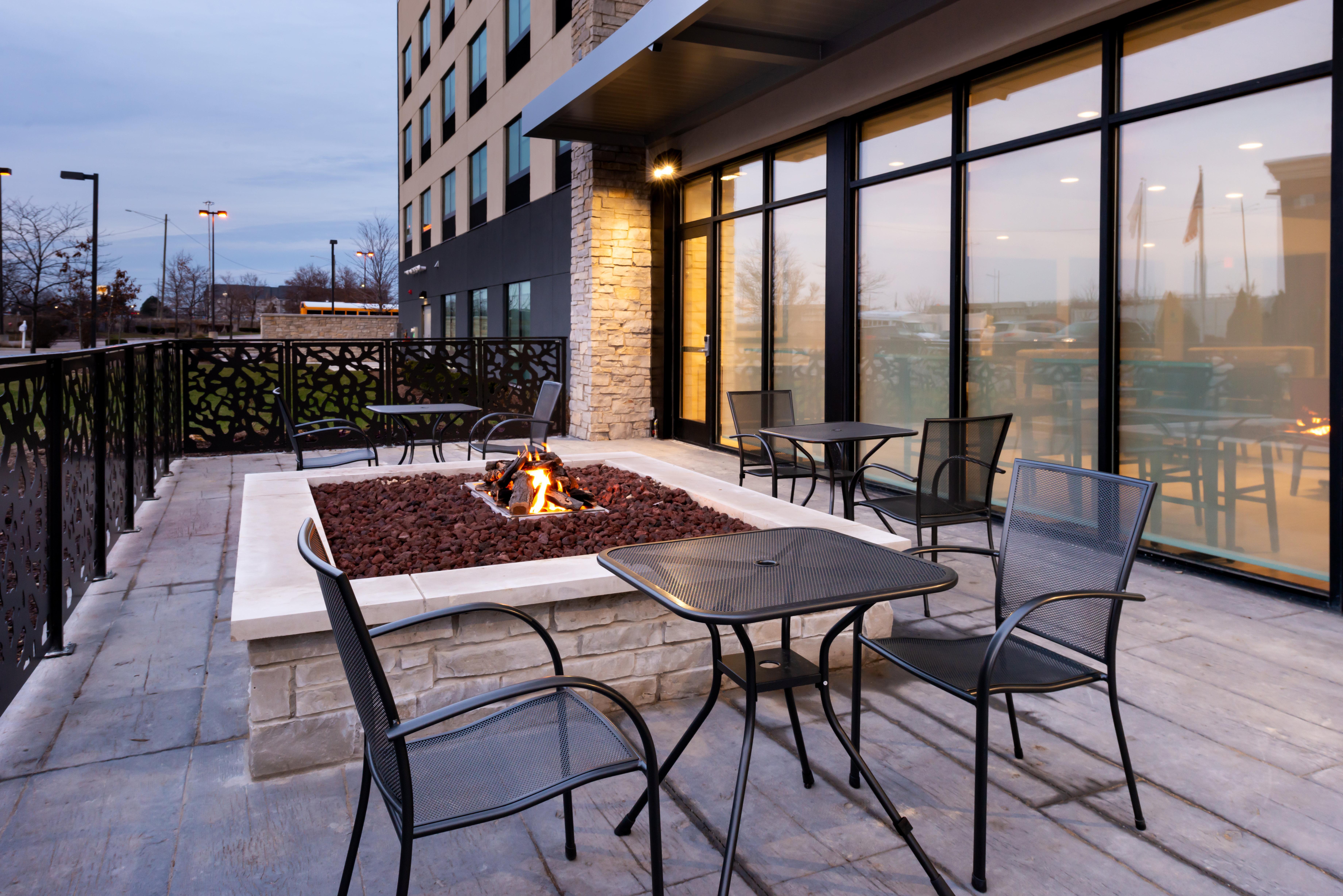 Holiday Inn Express & Suites - Romeoville - Joliet North By Ihg Exterior photo